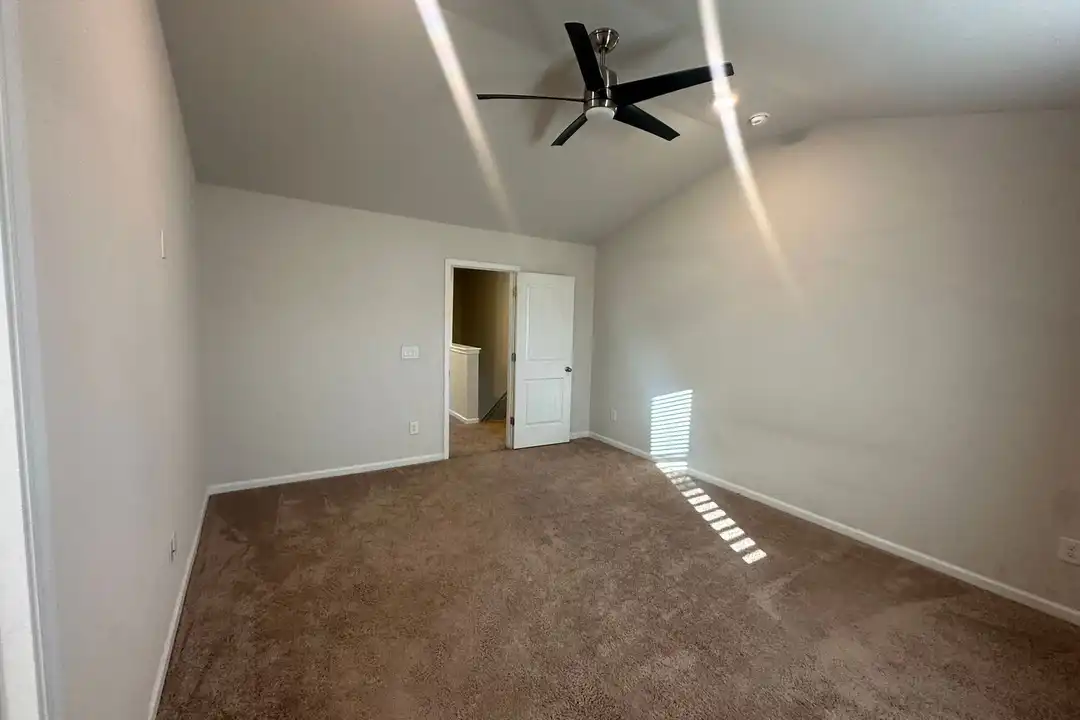 House in Elgin - View 3