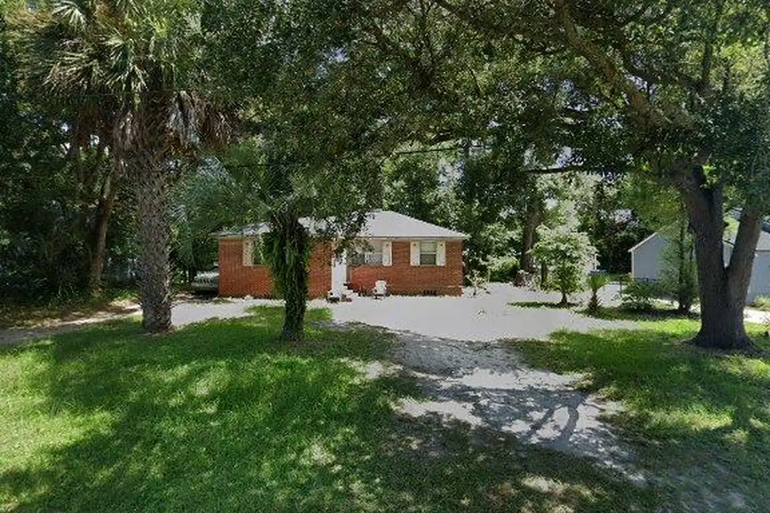 8253 Lexington Dr – pohled 2