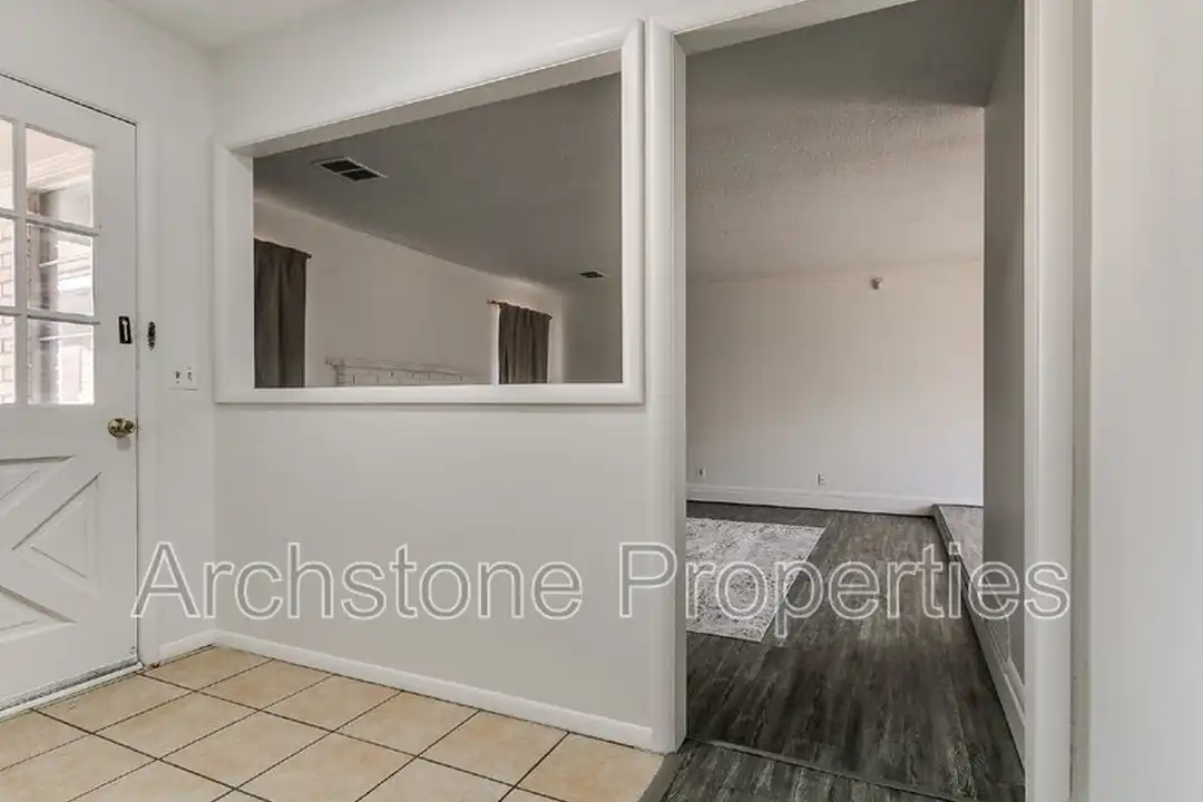 4508 NW 26th St - View 5