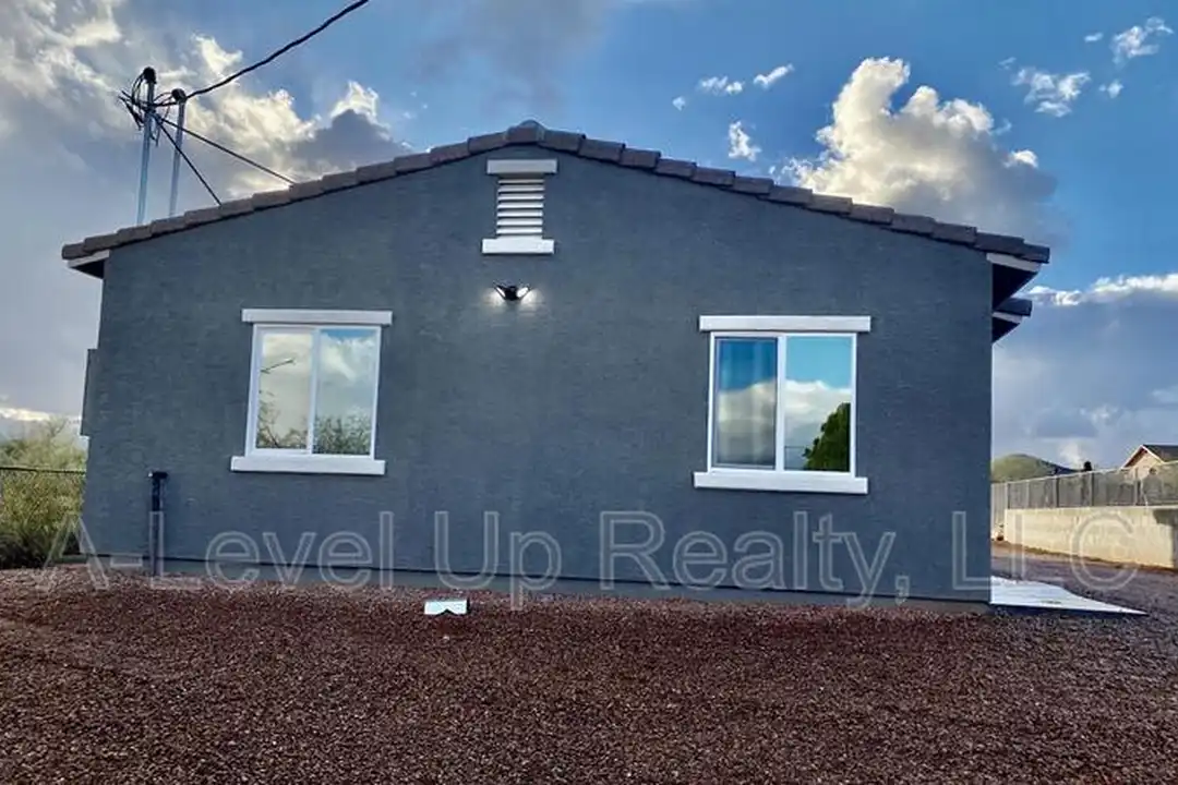 1310 S San Jacinto Dr unit 1 - View 2