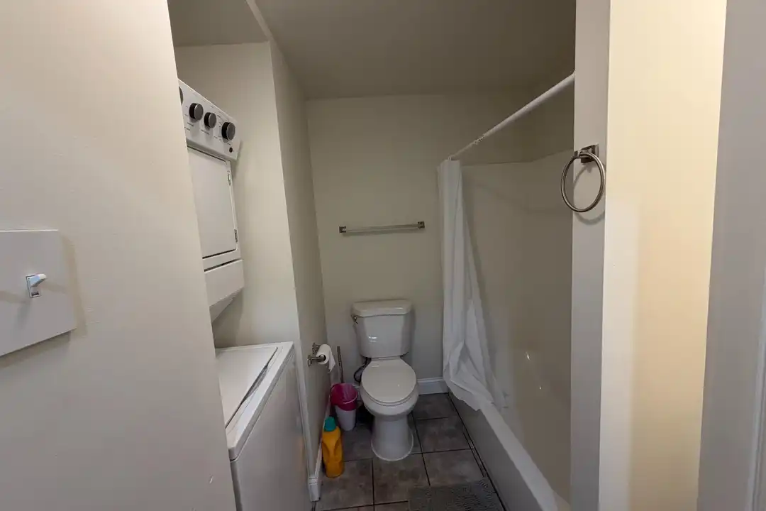 Apartment in Philadelphia - View 5