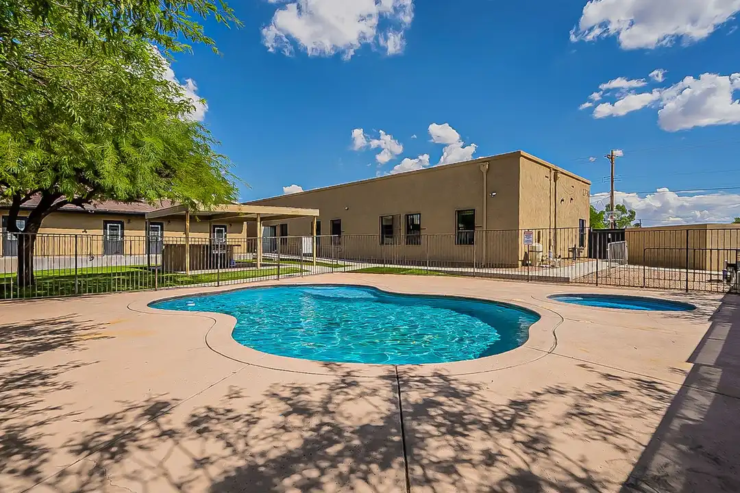 1724 N 1st Ave - View 3
