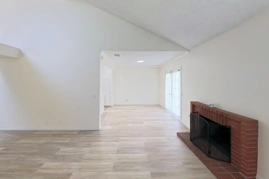1617 Toyon Pl - View 5