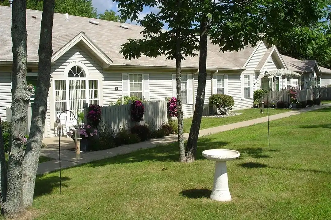 Hermitage Hills Apartments – photo 1 of 10