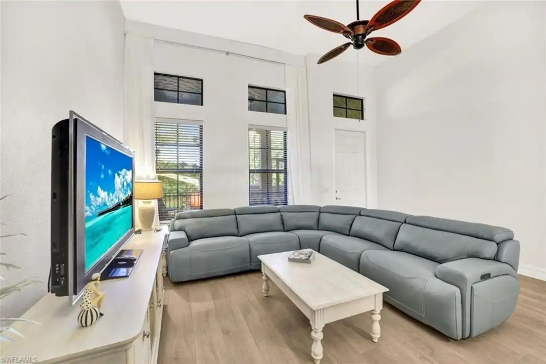 Apartment in Naples - More