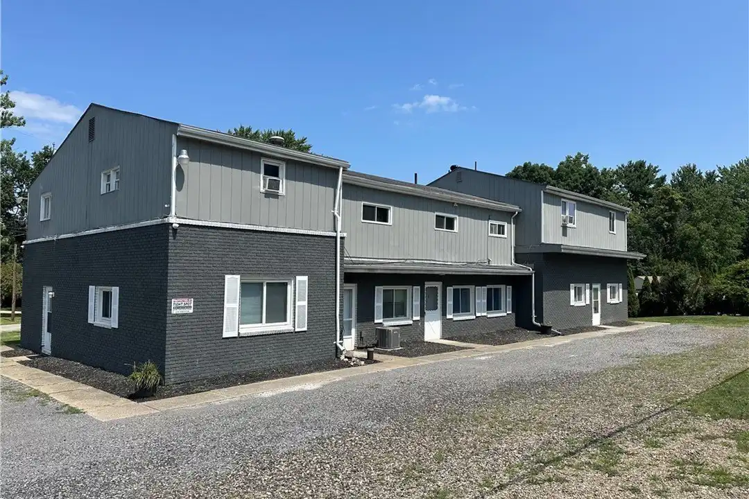 5885 Youngstown Hubbard Rd #6 – photo 1 of 10