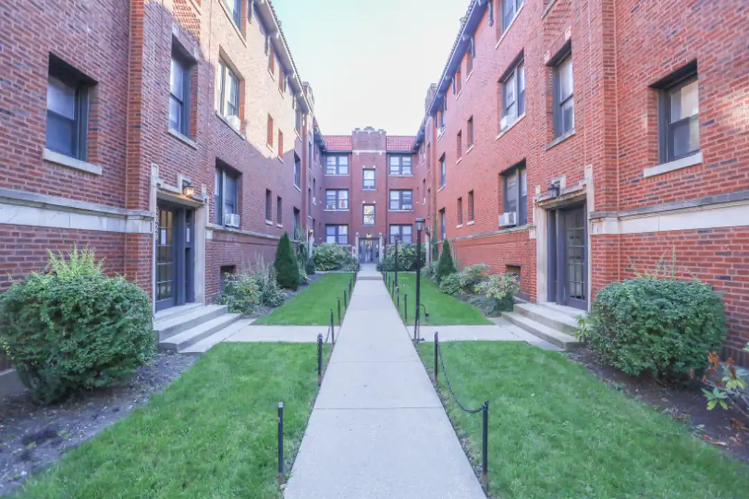 2627 N Spaulding Ave unit 1 - More