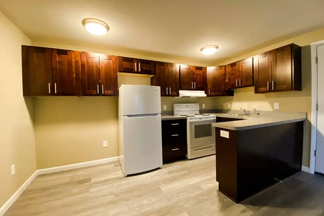 Holland Gardens Apartments – photo 1 of 65