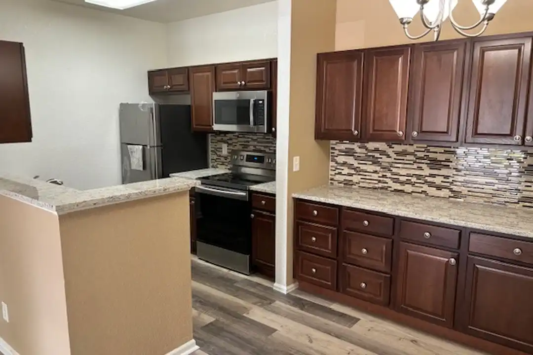 Apartment in Aurora - View 4