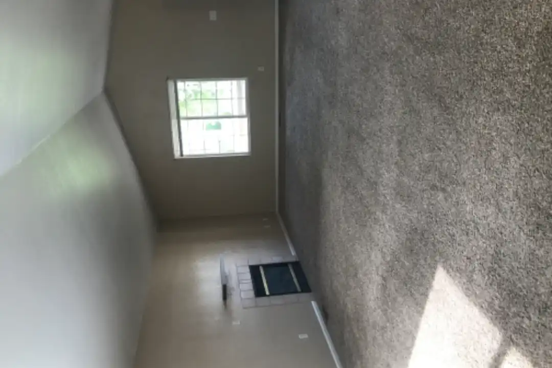 3114 Horseshoe Ct - View 3