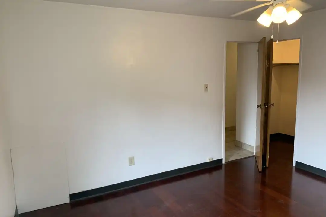 819 College St unit C3 - View 6