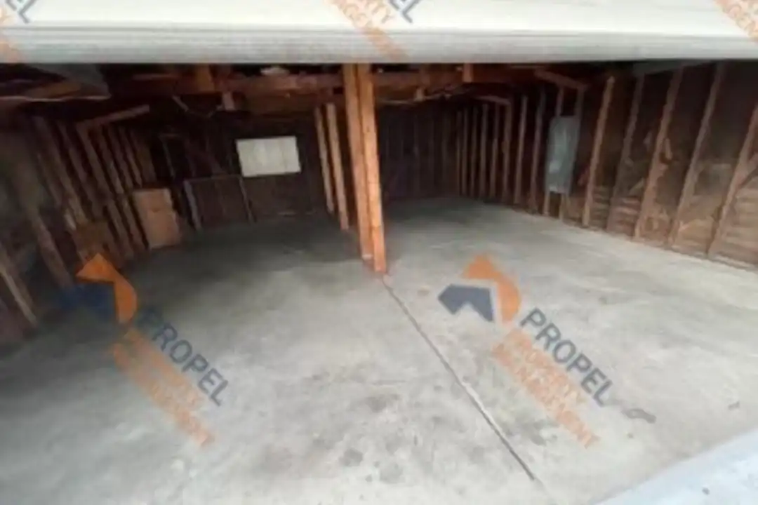 14387 Leonard Ave - More