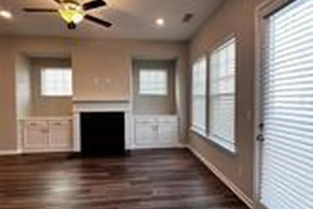 2568 Morehead St - View 6