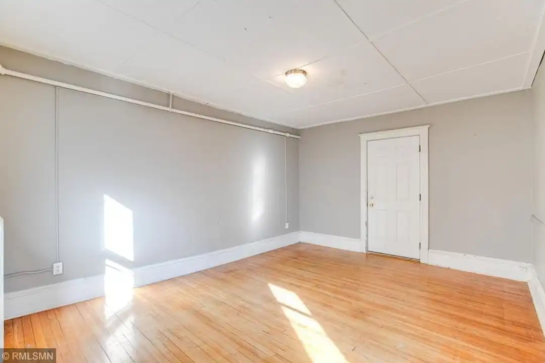 990 15th Ave SE unit 3 – pohled 2