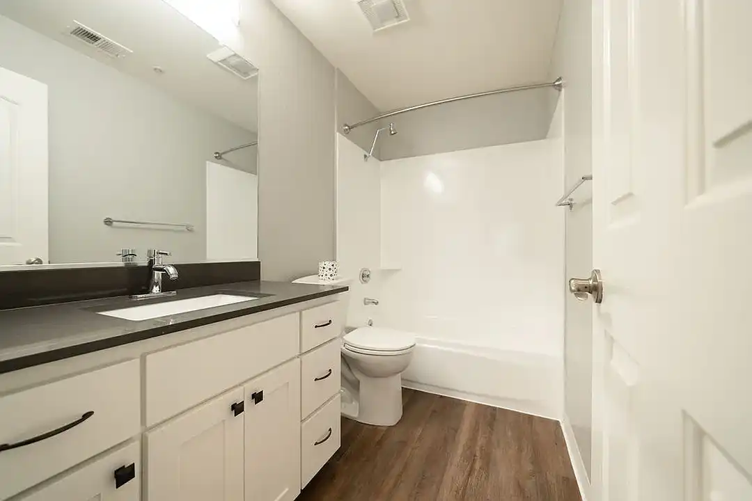 Bentley Place – photo 1