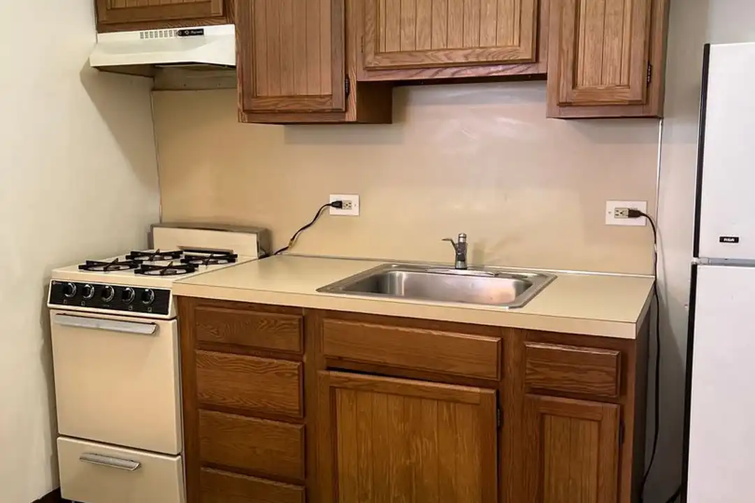 215 W Broad St unit 215 West Broad Street #7 - More