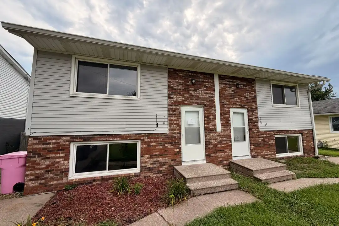 720 7th St unit 718 – photo 1 of 8