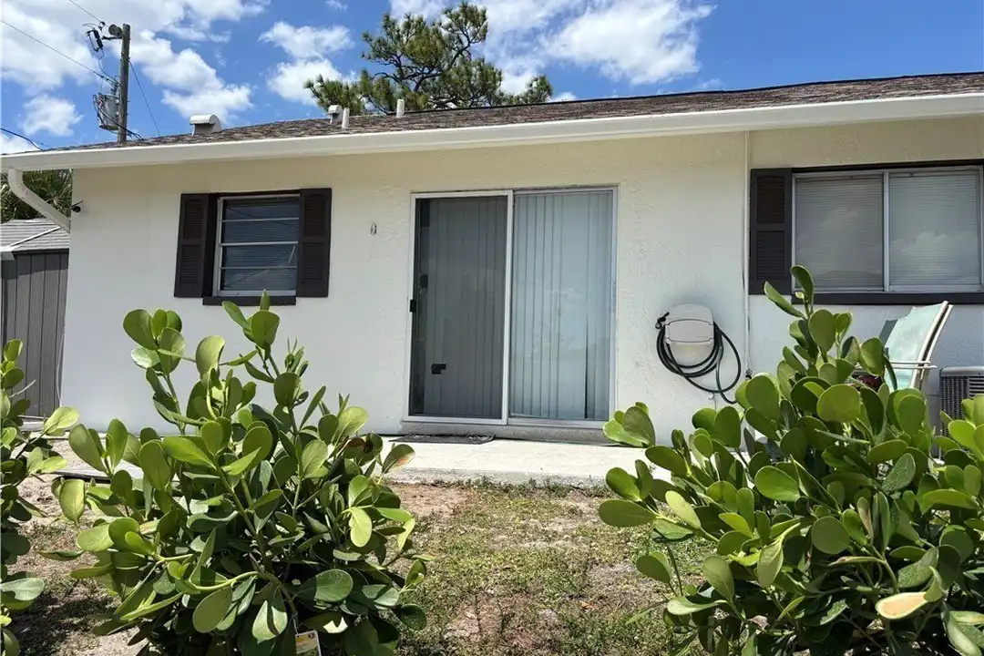 1342 SE 2nd Ave #2 - View 2