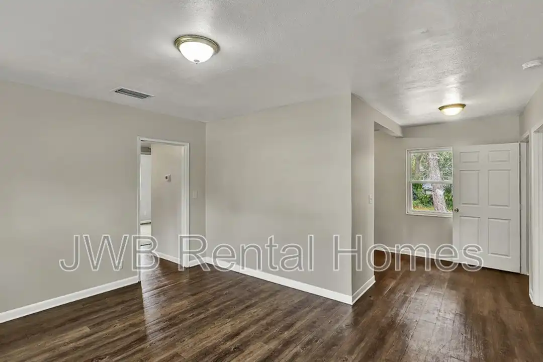 141 W 43rd St – pohled 4