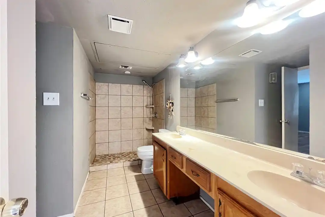 6011 Dooley Dr - View 6