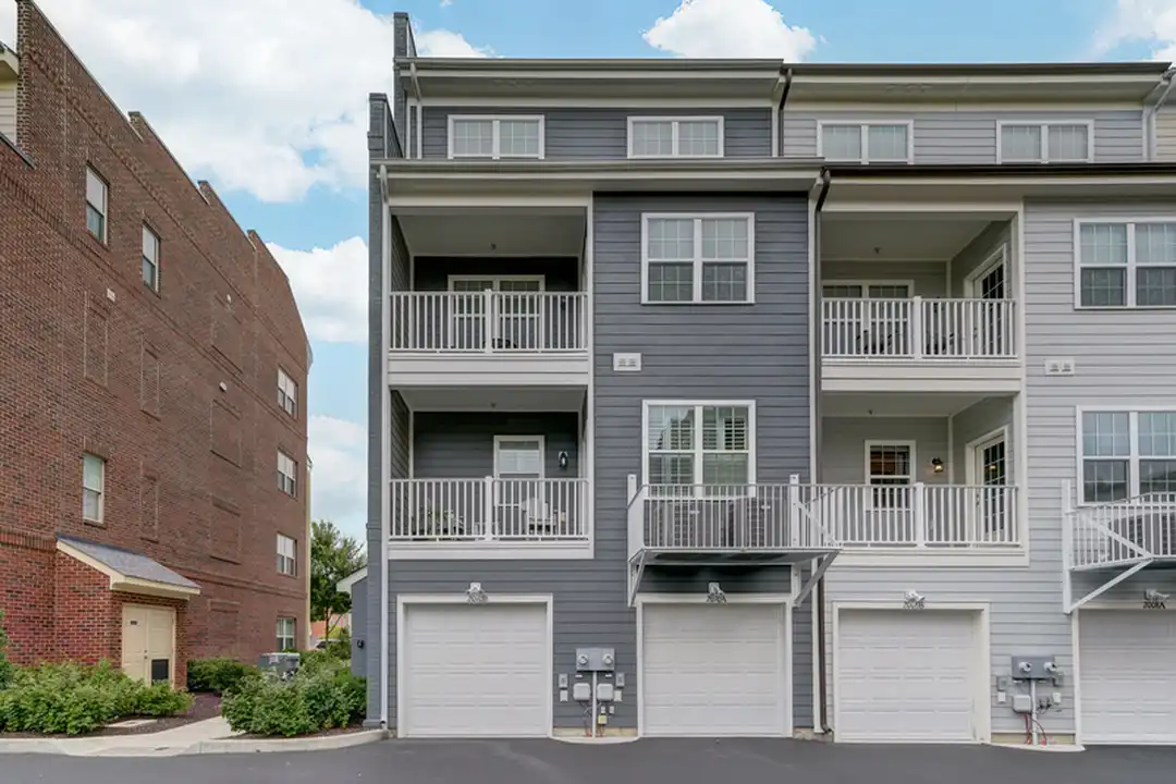 2010 Libbie Lake W St unit B - View 4