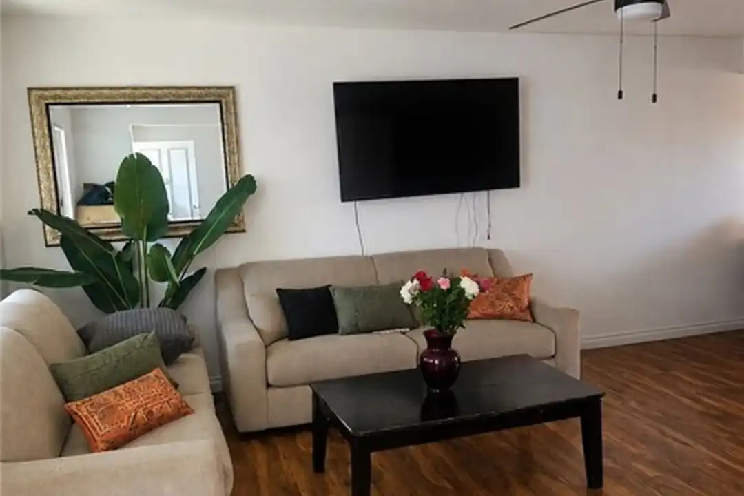 2546 E Park Ln unit C - View 4