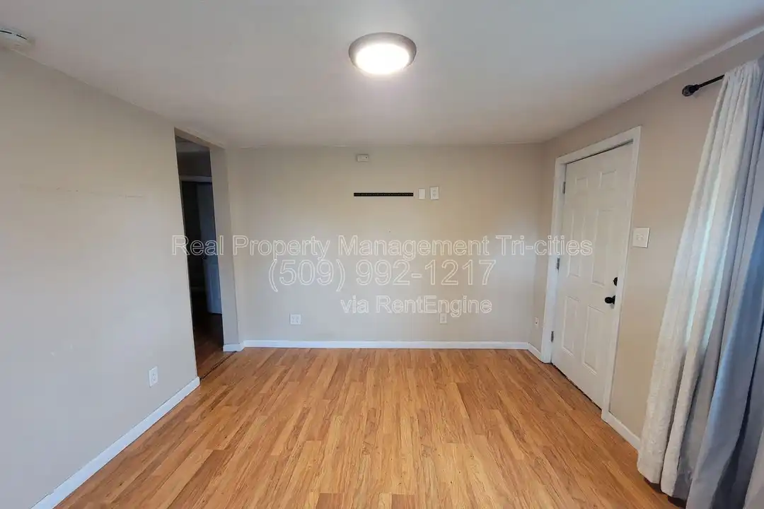 1124 E 7th Ave - View 2