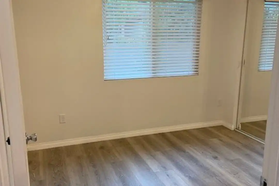 734 E Princeton St unit B - View 3