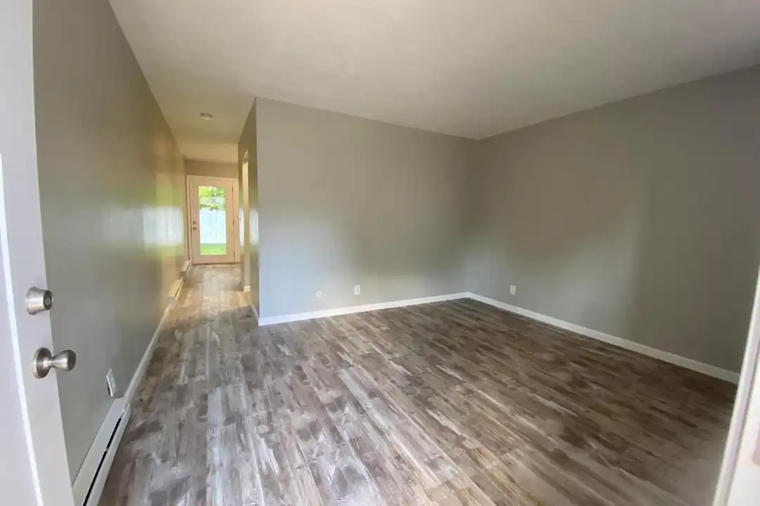 303 Forest Ln – photo 1 of 11