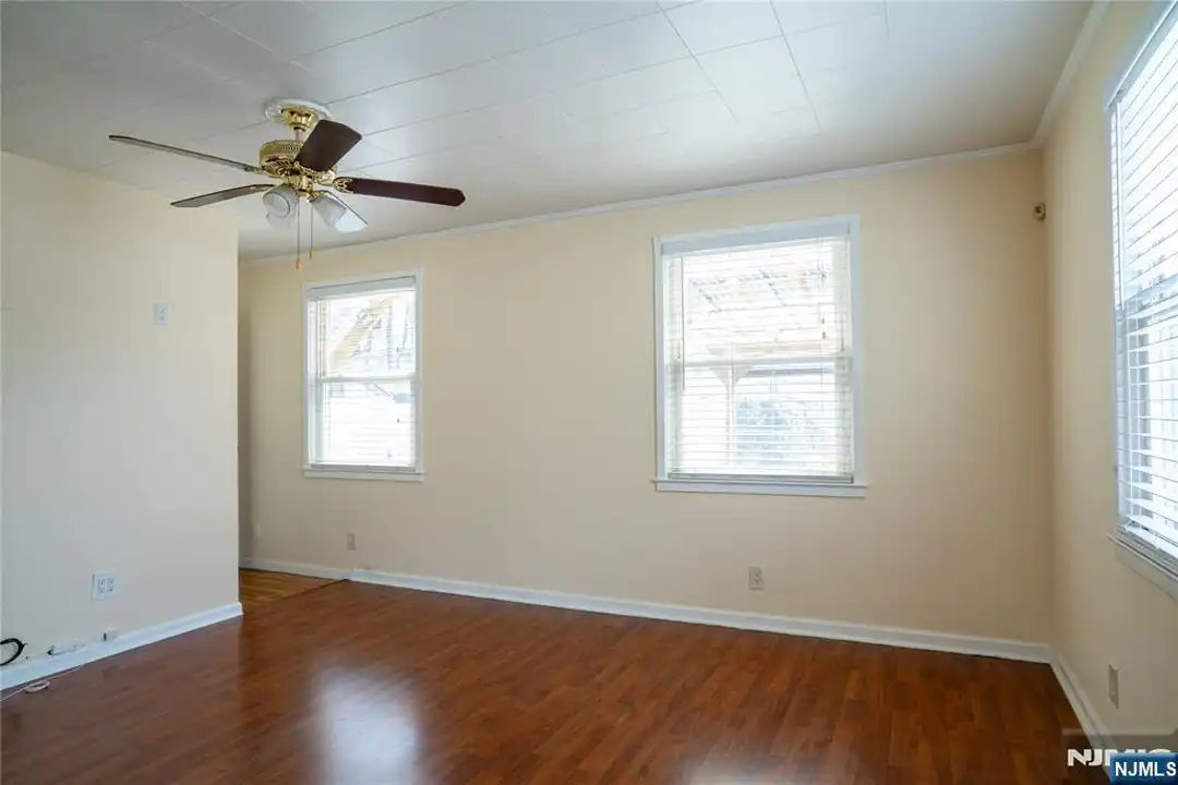 4 Augusta St - More