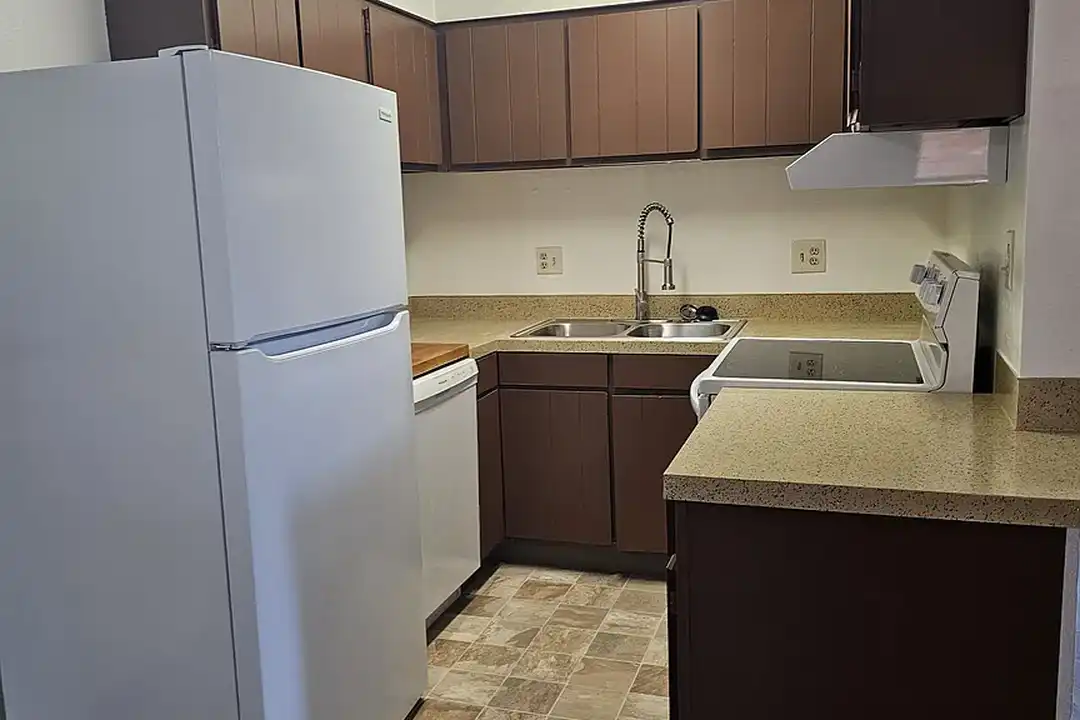 Chateau Villa Apartments - View 5