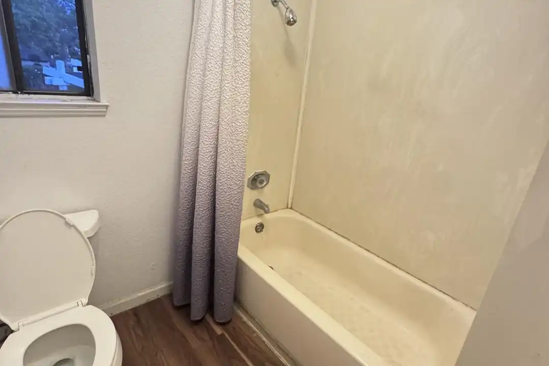 Apartment in Fremont - View 5