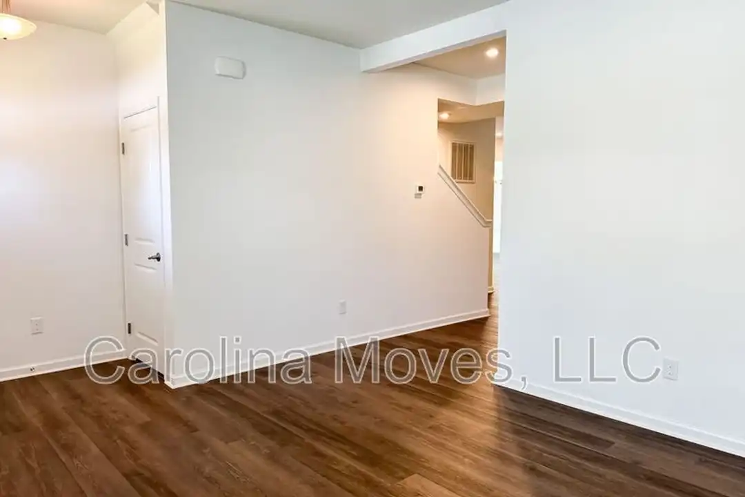 345 Bucklebury Rd - View 3