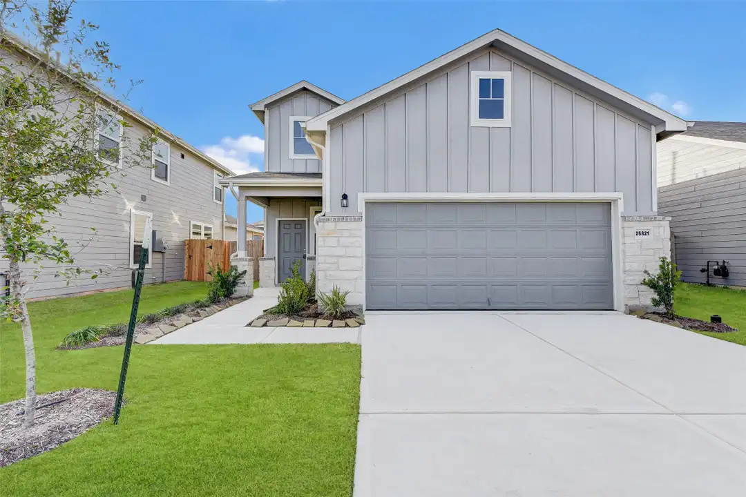 25821 Hedgerow Dr - View 2