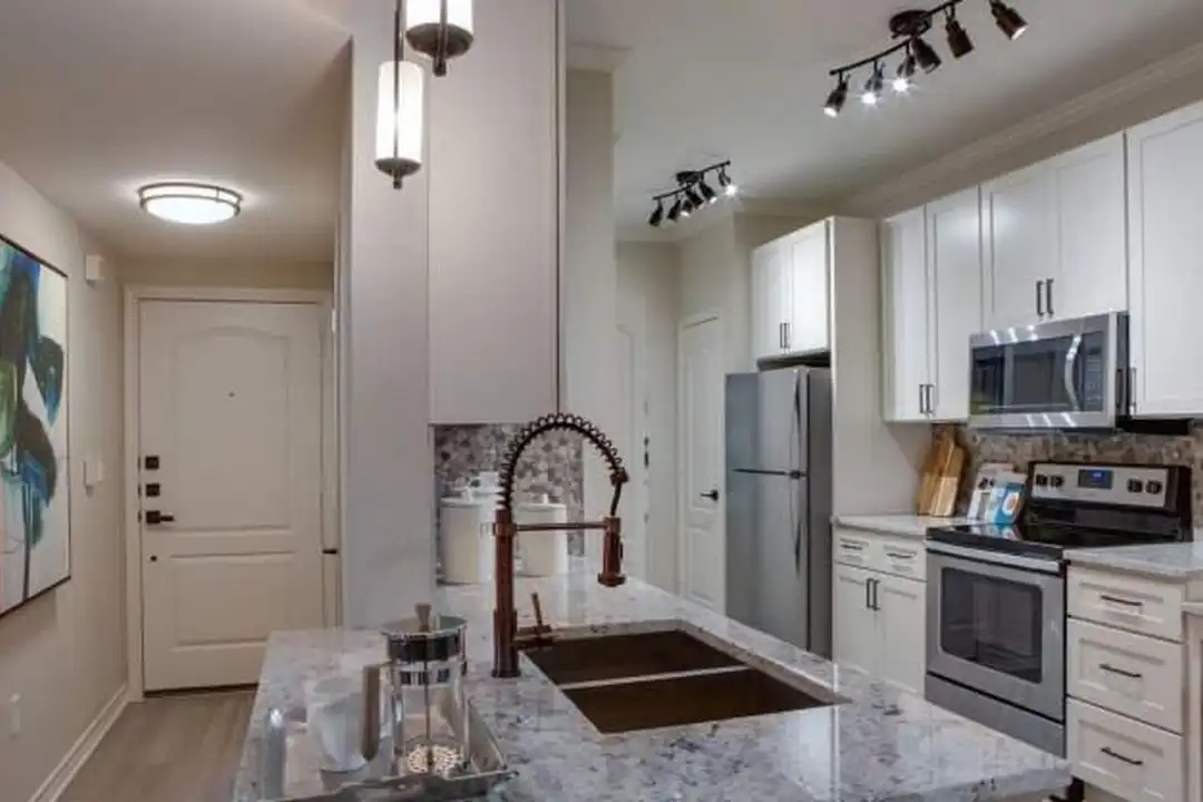 6101 N Riverside Dr unit # 6175 – pohled 4