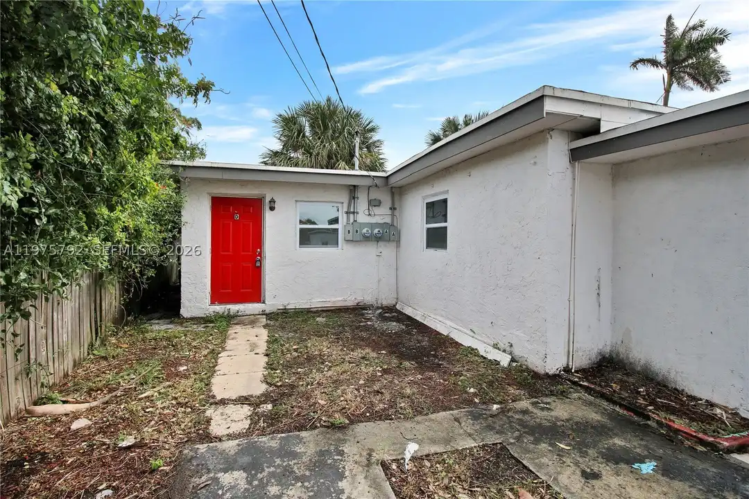 1160 W 26th Ct #B – photo 1