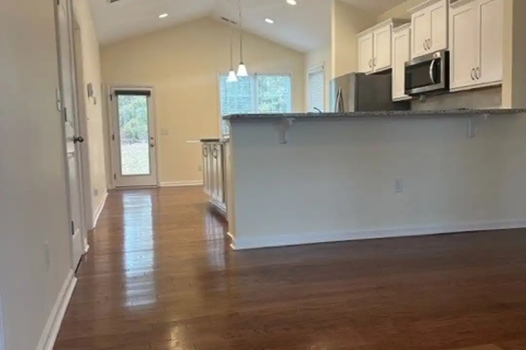 103 Grand Oaks Dr - View 4