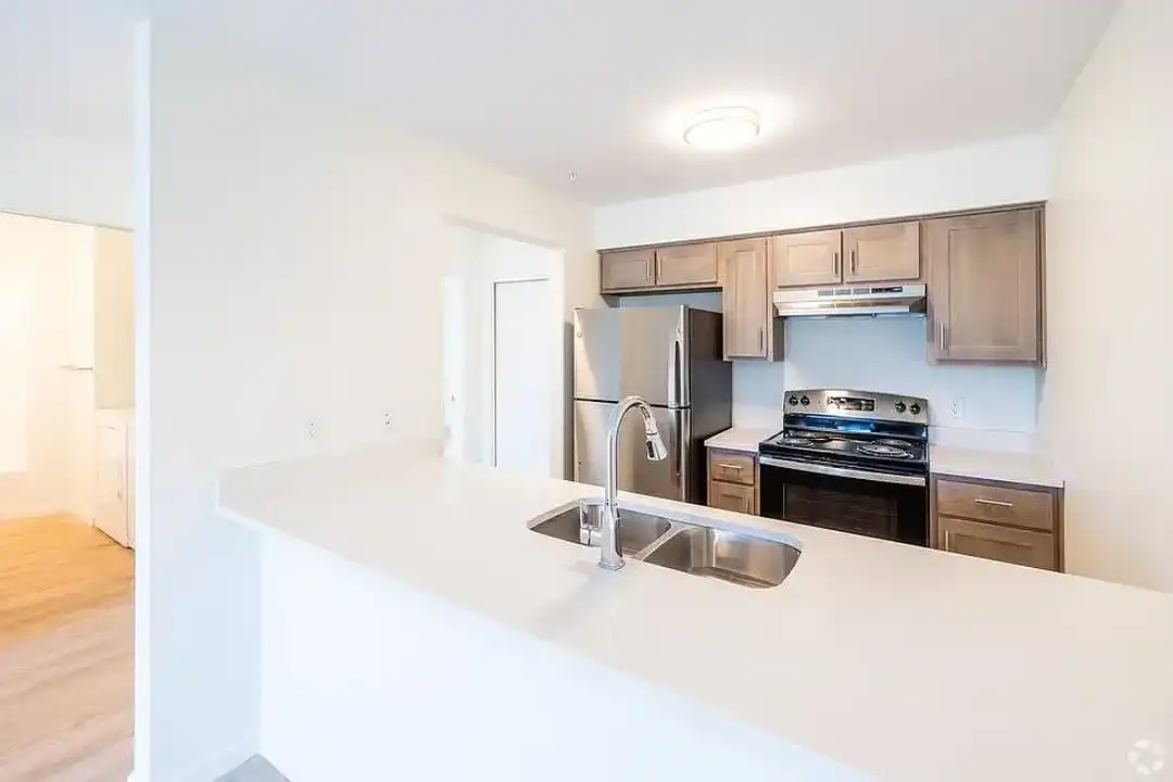 Gateway Apartments – photo 1 of 13