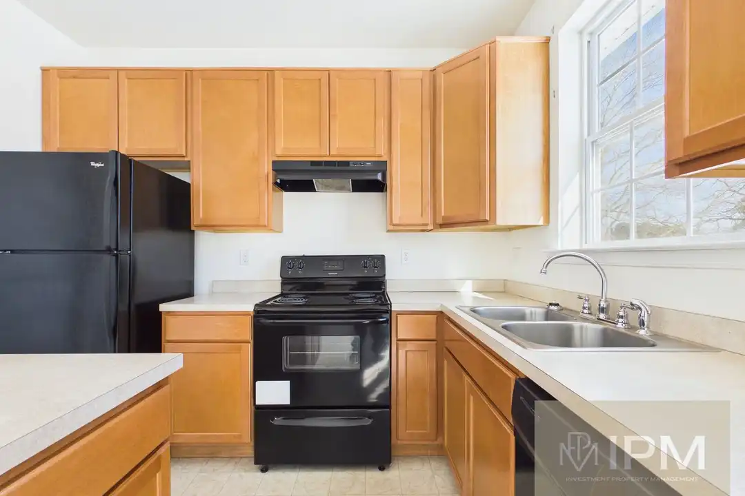 379 Mesa Ln - View 3
