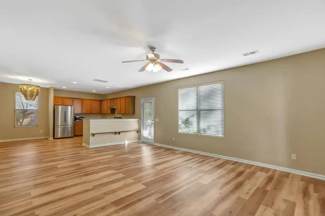 1313 Merchant Ct - More