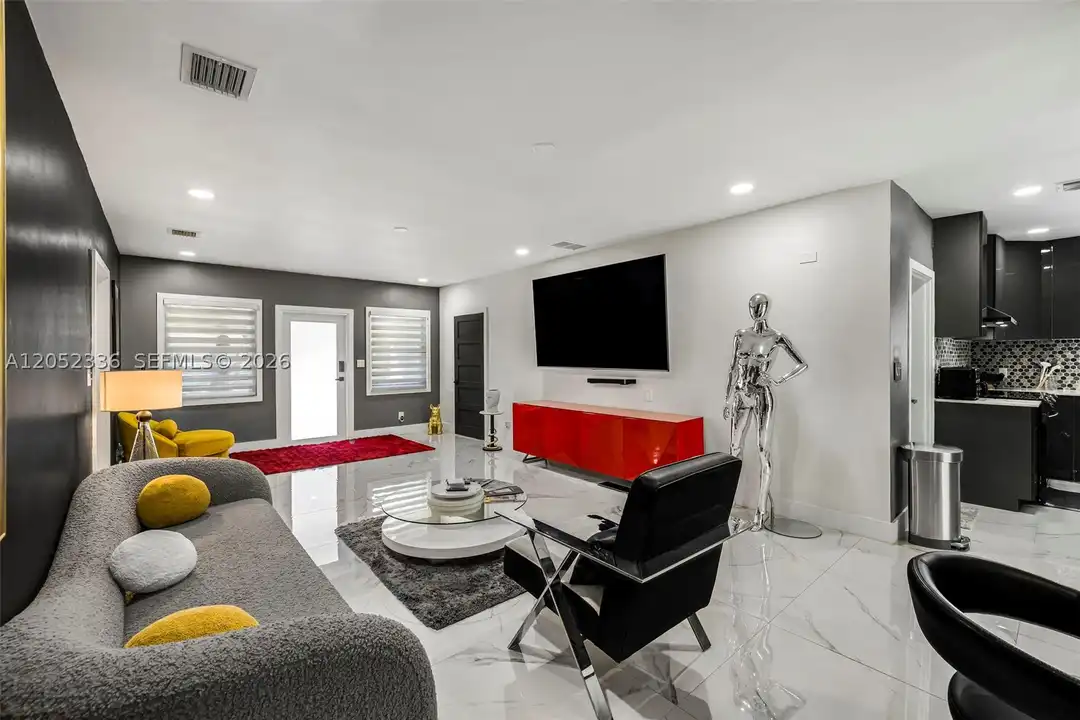 285 NW 45th St unit 0 - More
