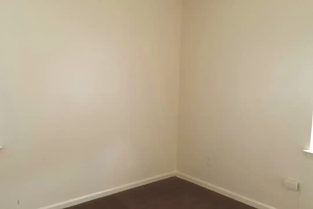 1297 E Raines Rd unit 3 – pohled 4