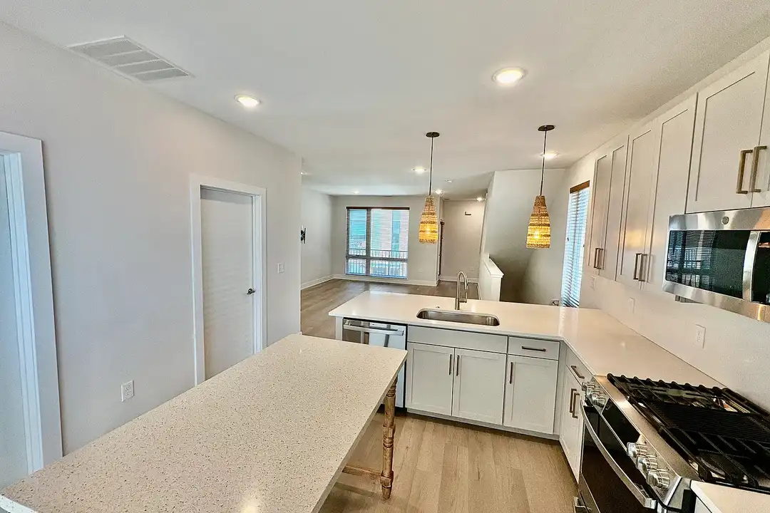 7304 Pk Pl Ct unit 7304 – photo 1