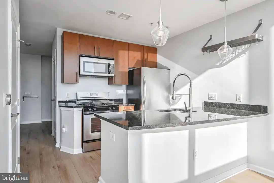 Apartment in Falls Church - More