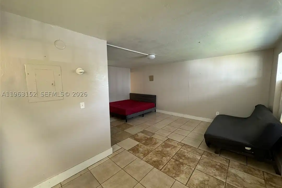 Apartment in Miami - View 4