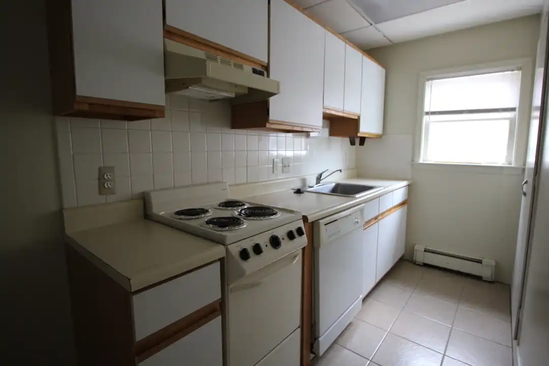 811 Washtenaw Ave - View 6