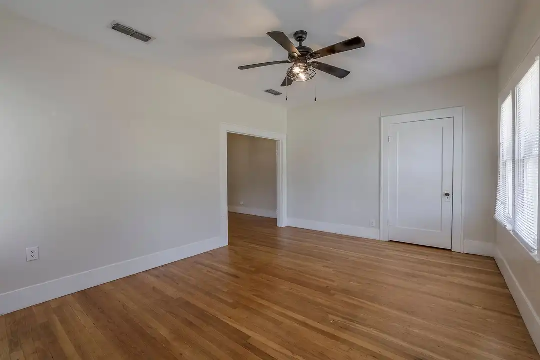 1904 Clover Ln unit 1906 Clover Lane - View 5