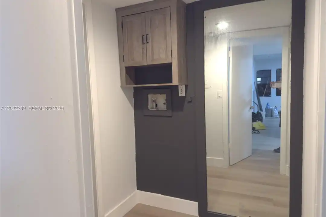 1309 NW 8th Ave - View 5