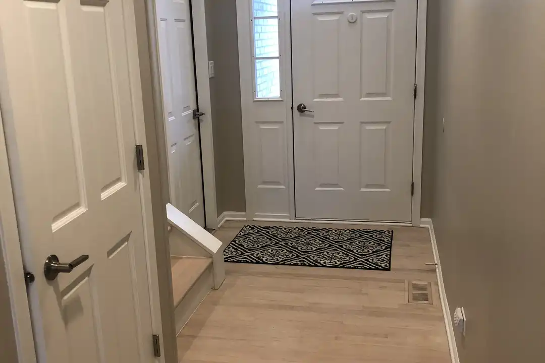 Apartment in Palos Hills - View 2