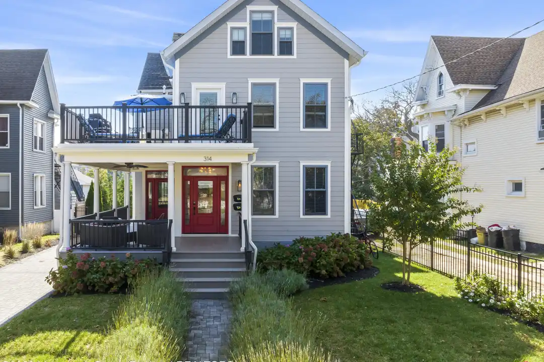 314 7th Ave – photo 1